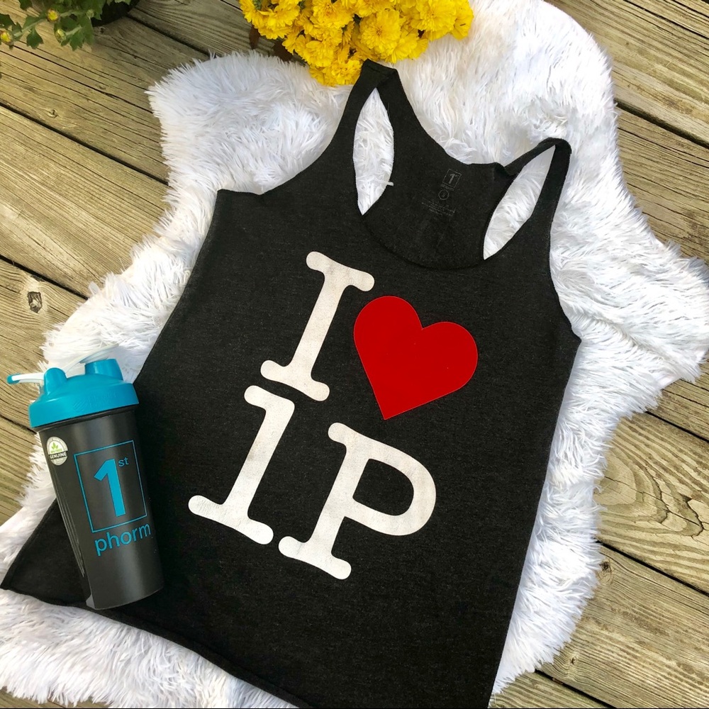 1st phorm tank and blender bottle